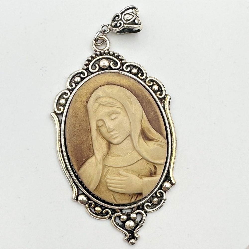 Vintage Y2K Our Lady of Sorrows Cameo Pendant Silver Tone Religious Jewelry